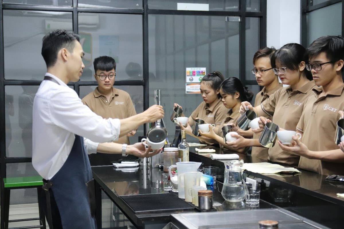 Training Visa (Subclass 407) in Australia | How to Get a Training Visa? [2025 Guide]